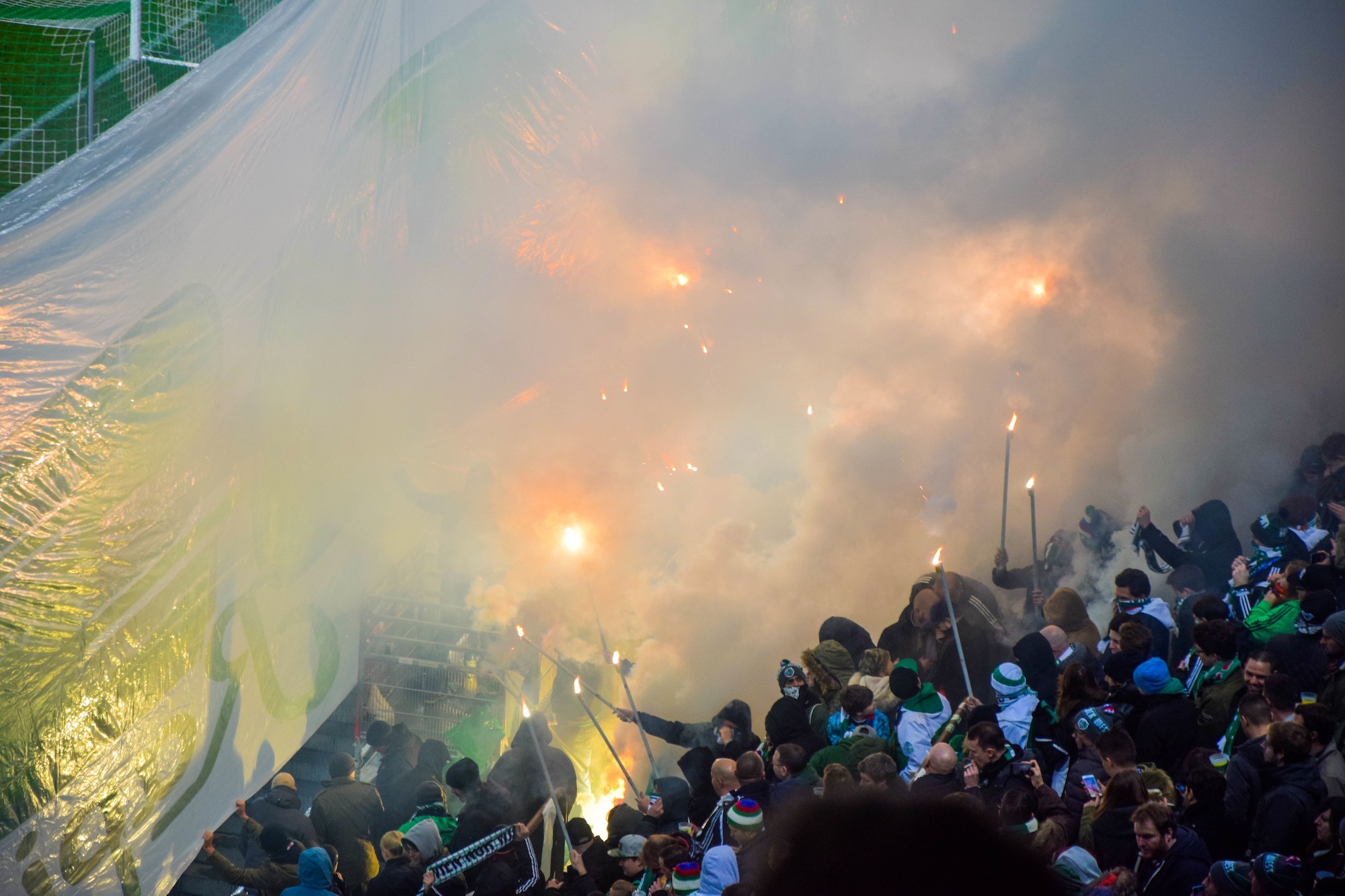 Au Coeur Du Block West Le Kop Du Rapid Vienne