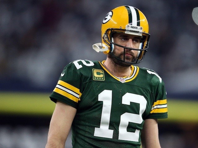 Packers QB Aaron Rodgers is an anti-vaxxer and dumb as hell