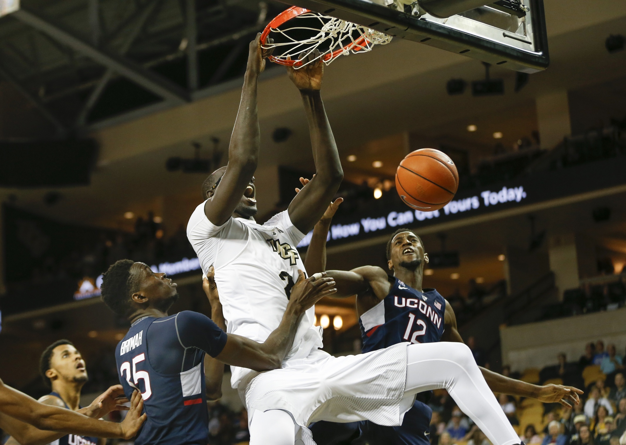 Can UCF's Seven-Foot-Six Giant Tacko Fall Develop into an Offensive Force? - VICE Sports2133 x 1516
