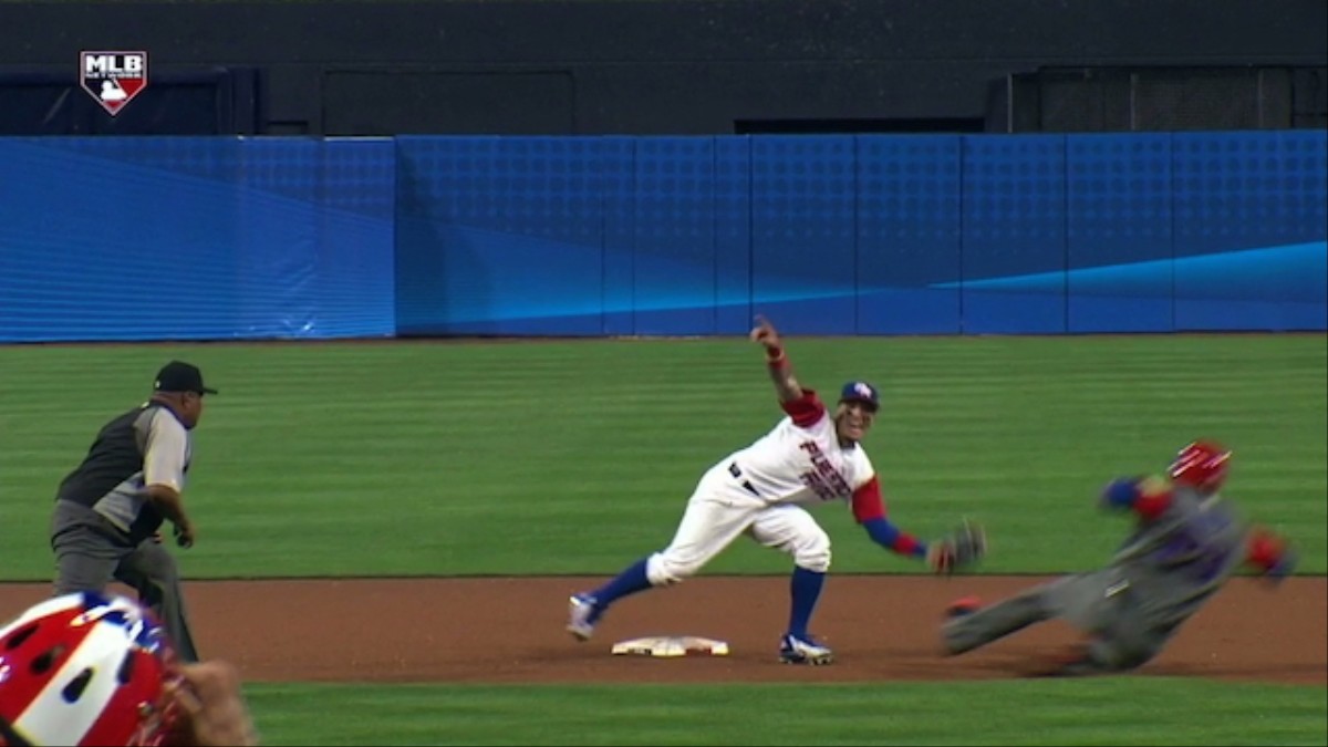 Javier Baez Pulls Off Some More Wizardry Last Night At The WBC