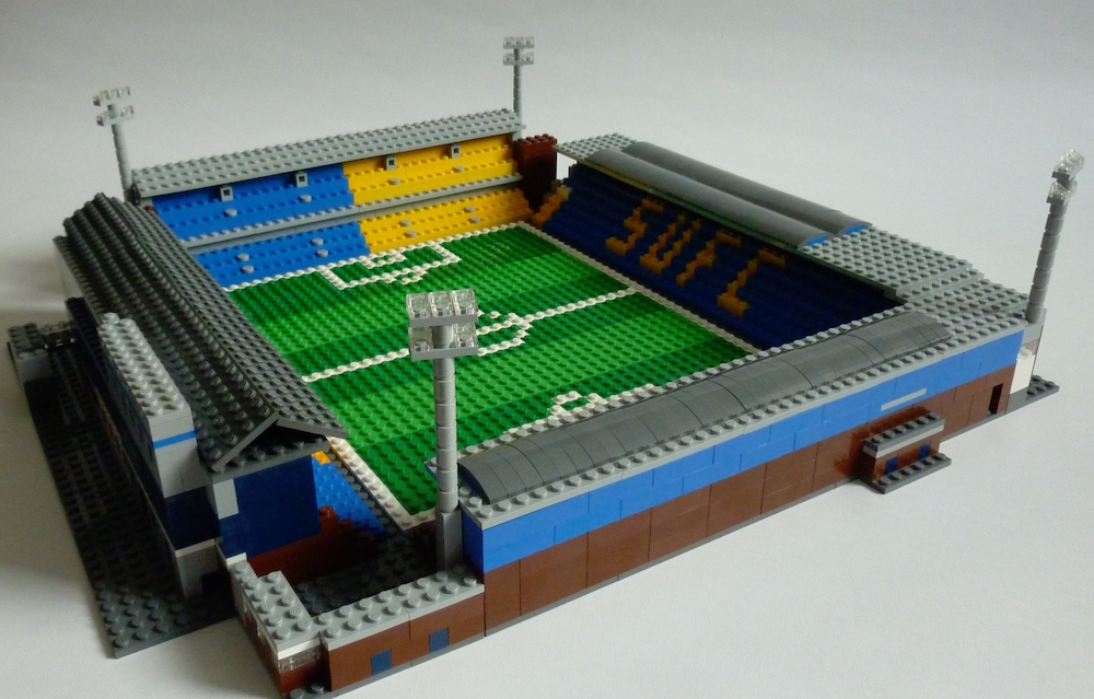 Brickstand, l'homme qui construit les stades de football en Lego