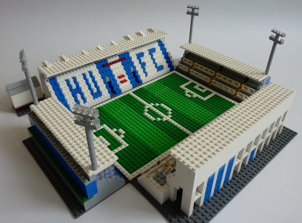 Brickstand, l'homme qui construit les stades de football en Lego