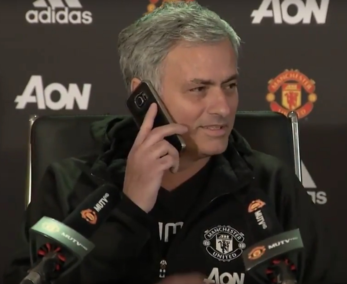 Jose Mourinho Answers Journalists Phone At United Liverpool Press Conference Vice Sports 